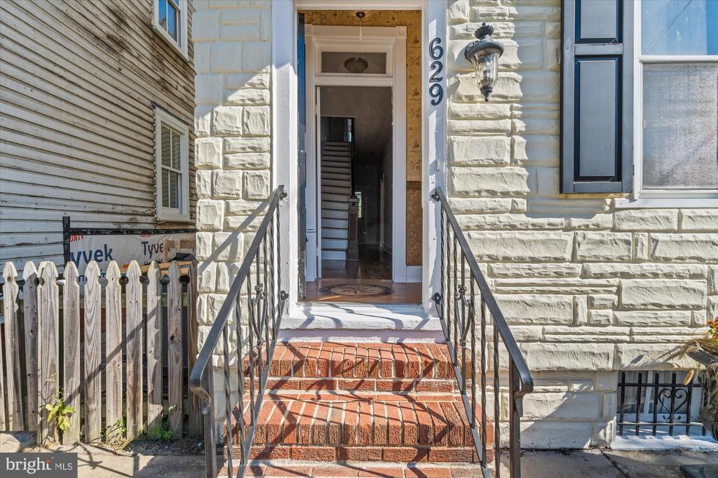 629 N COLUMBUS STREET