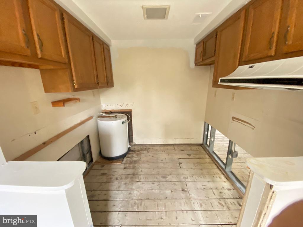 1205 N PITT STREET 2C