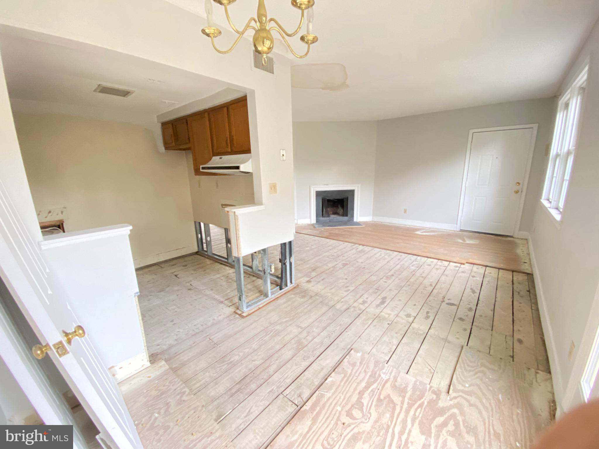 1205 N PITT STREET 2C
