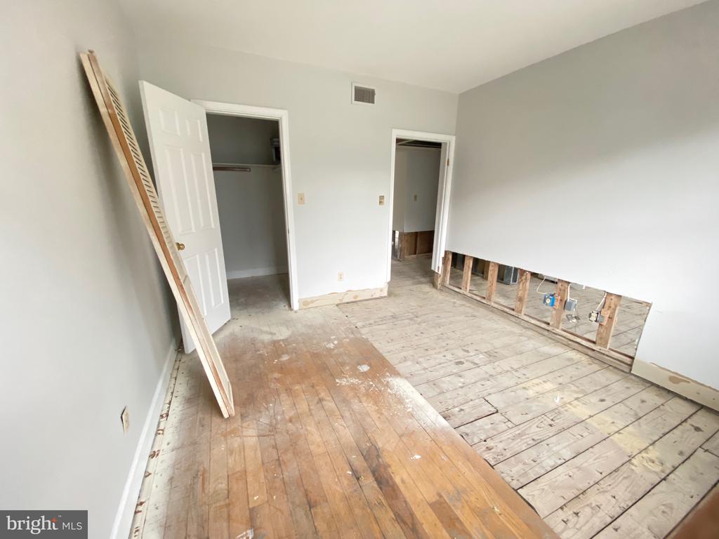 1205 N PITT STREET 2C