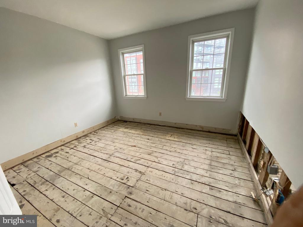 1205 N PITT STREET 2C