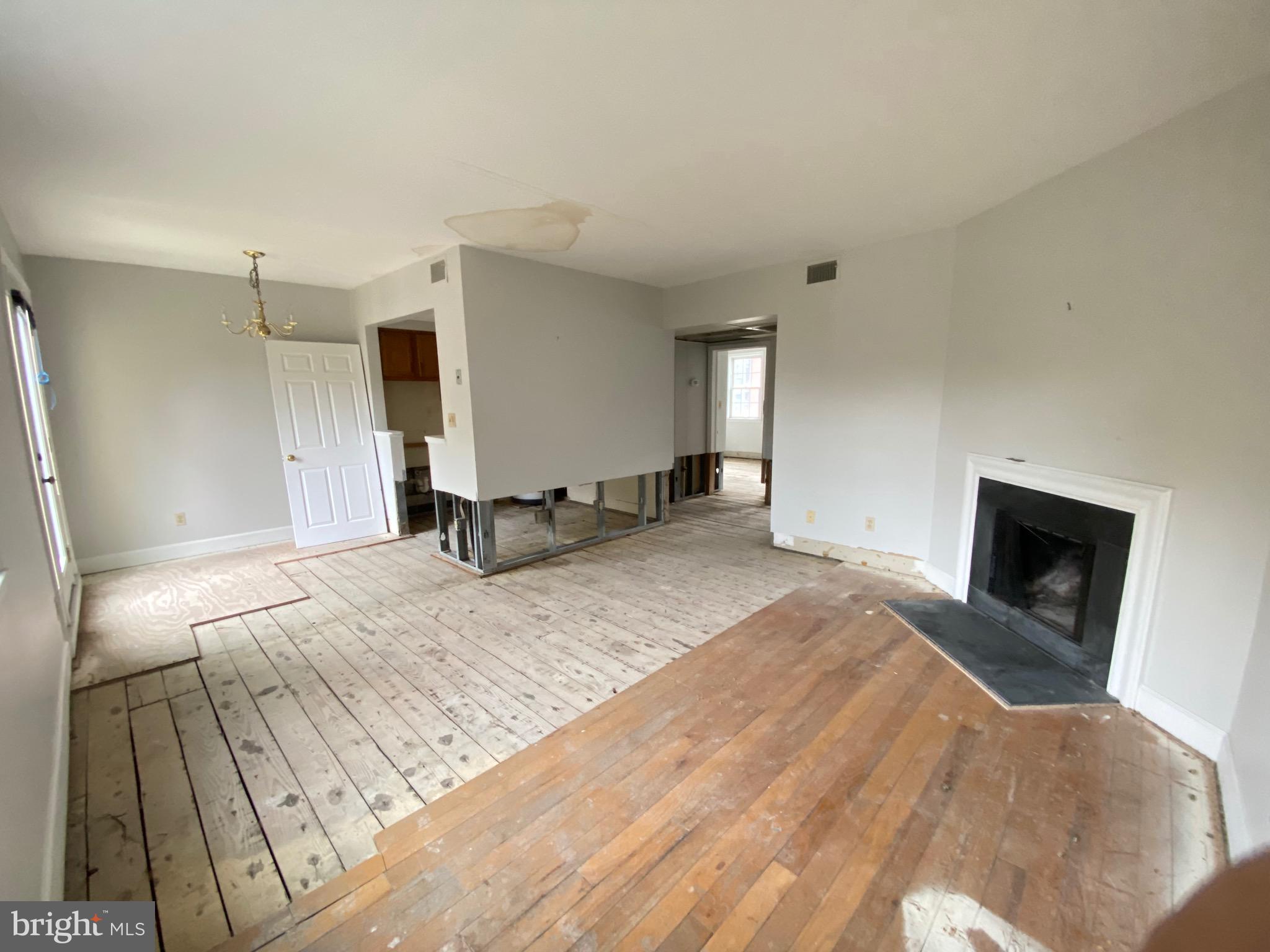 1205 N PITT STREET 2C