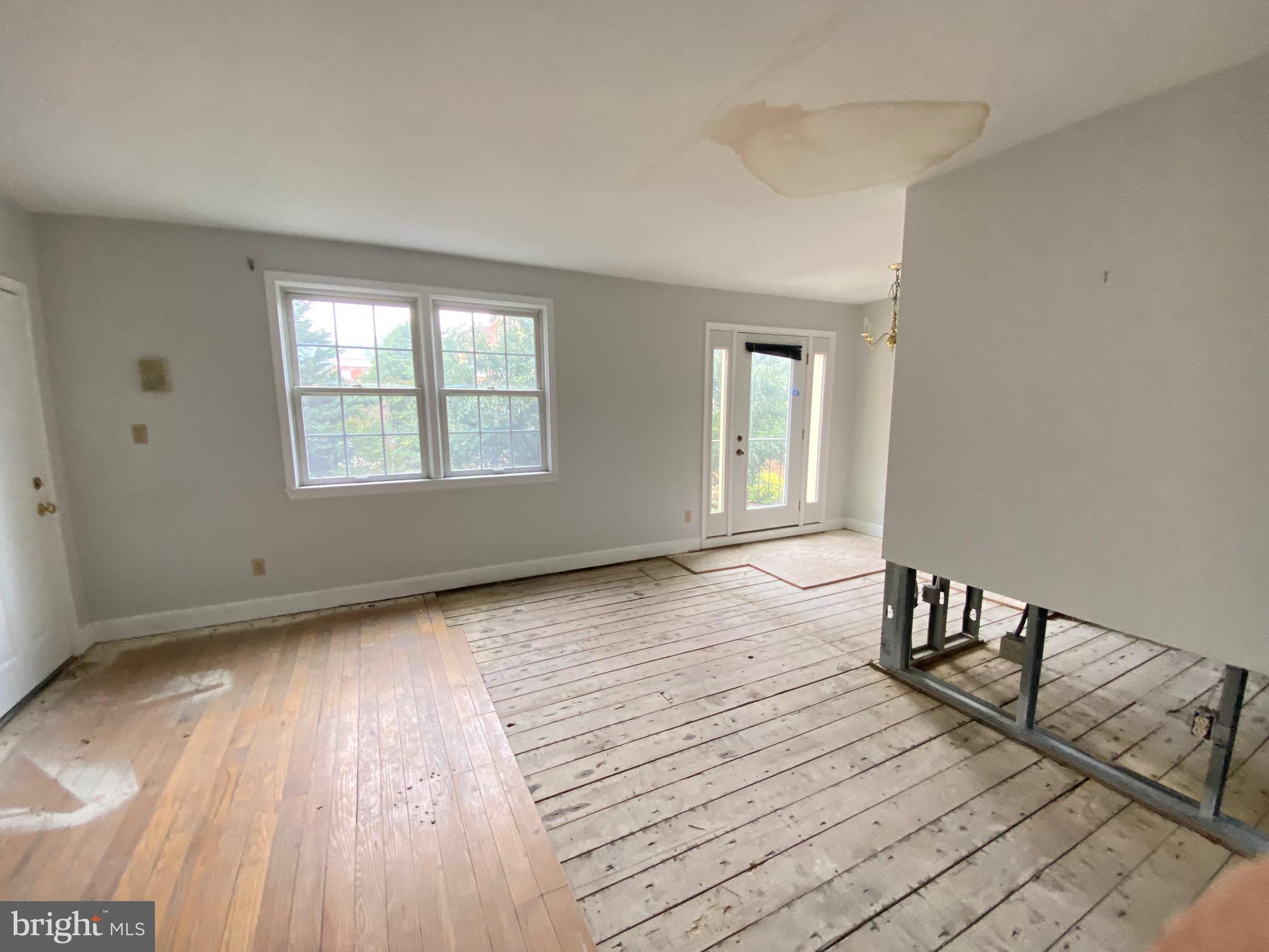 1205 N PITT STREET 2C