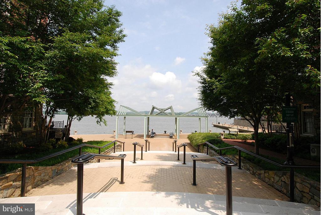 720 BATTERY PLACE