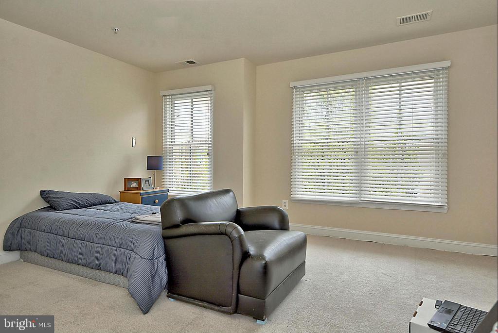 720 BATTERY PLACE
