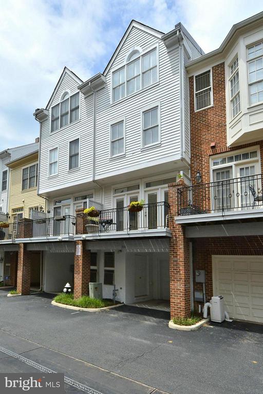 720 BATTERY PLACE