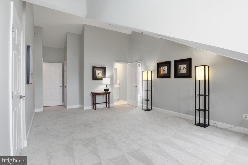 319 S FAYETTE STREET
