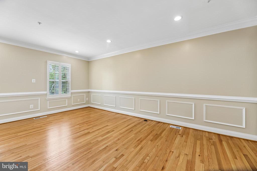 113 MEADOWS LANE