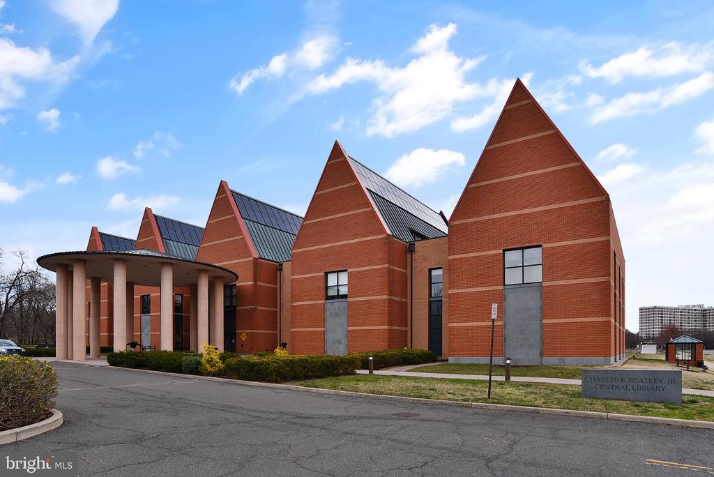 113 MEADOWS LANE