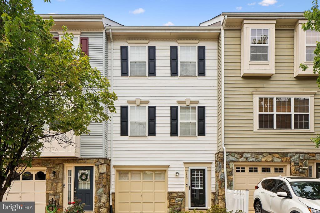 113 MEADOWS LANE