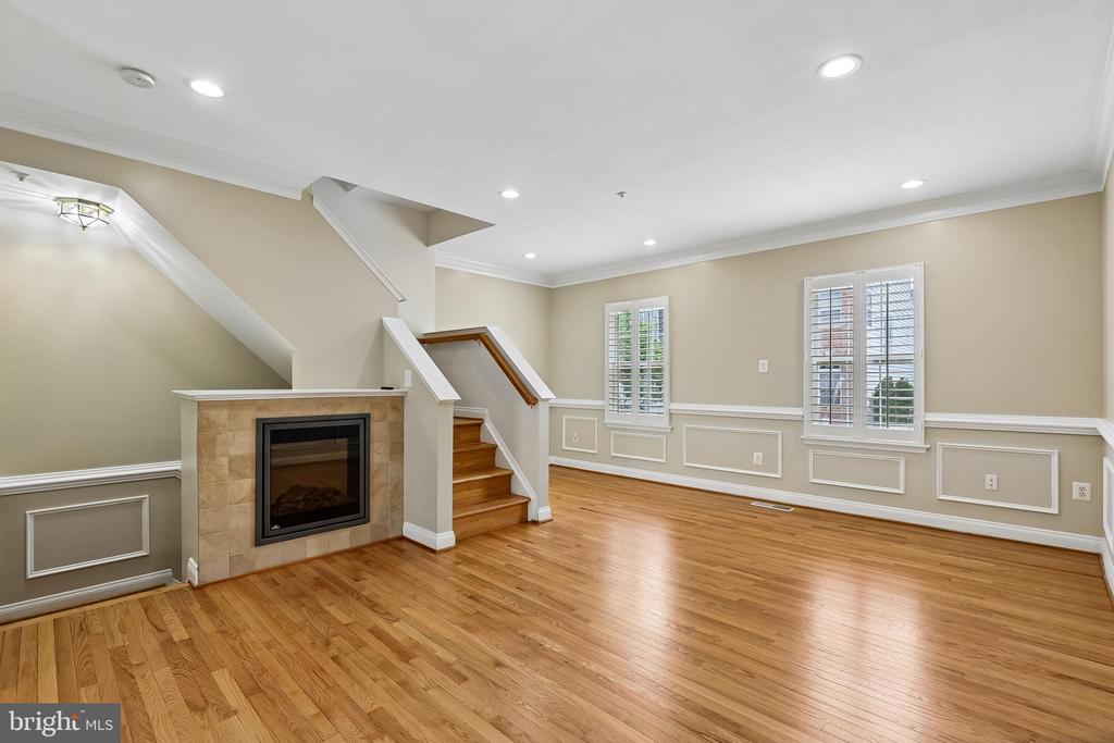 113 MEADOWS LANE
