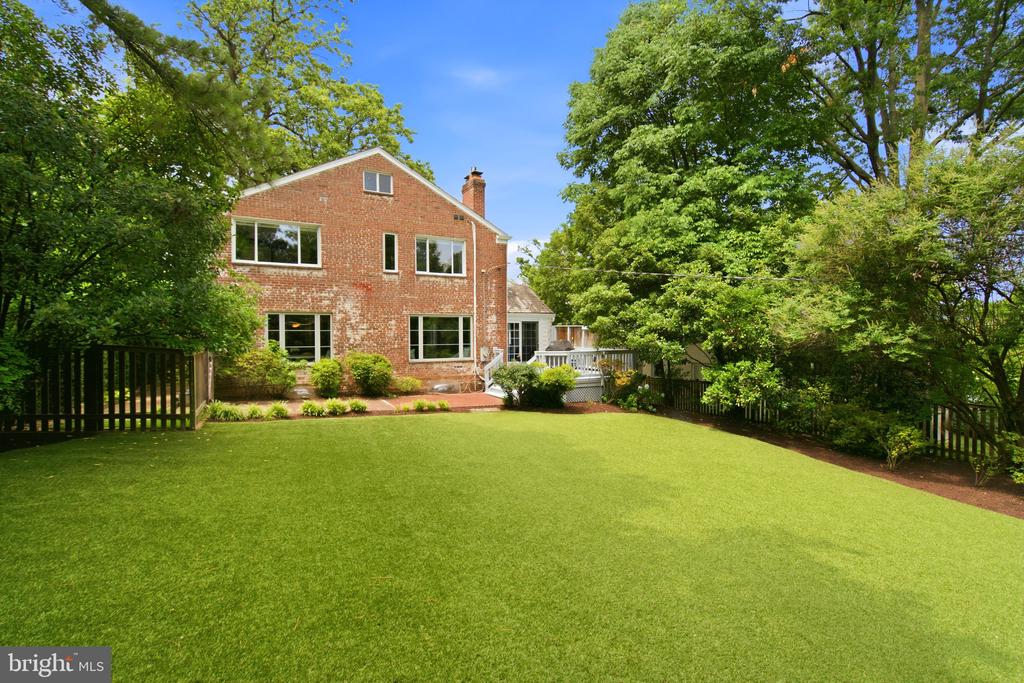 432 ARGYLE DRIVE
