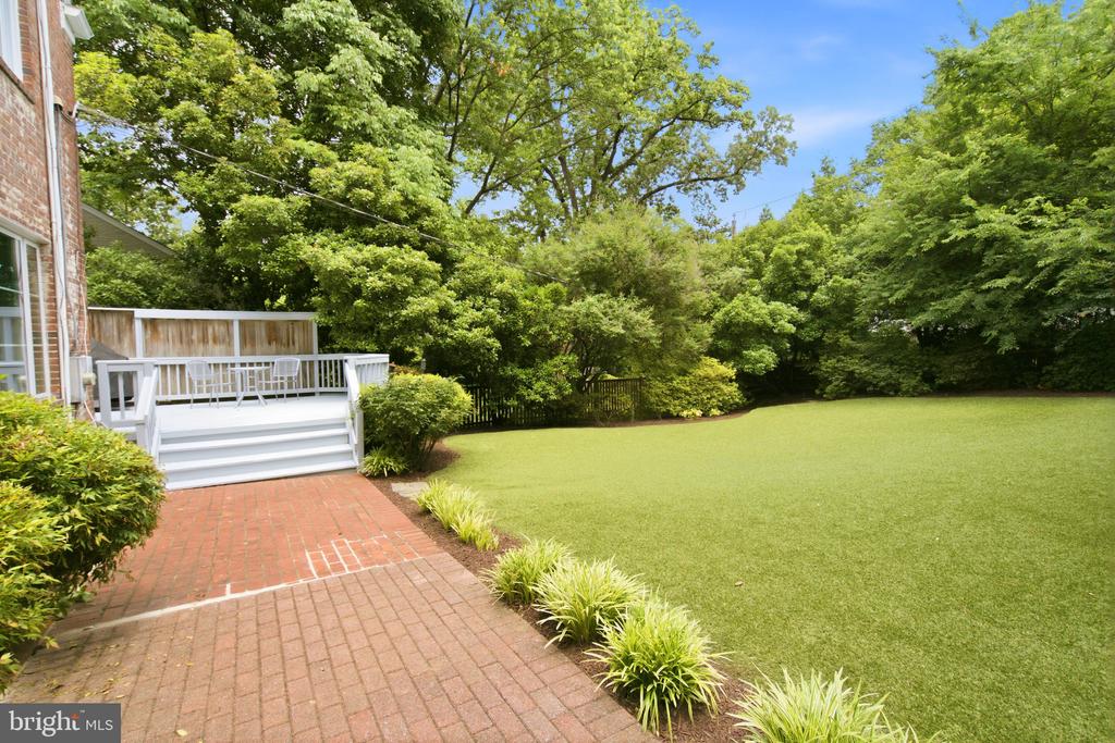 432 ARGYLE DRIVE