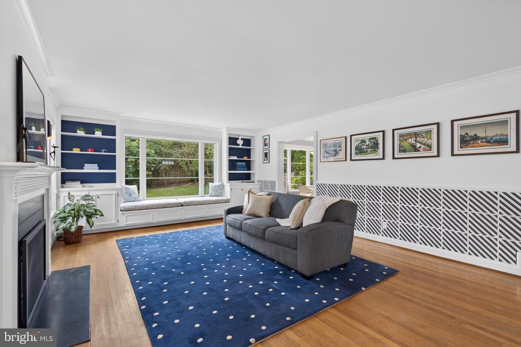 432 ARGYLE DRIVE