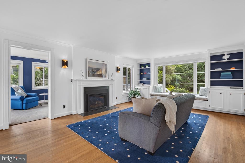 432 ARGYLE DRIVE