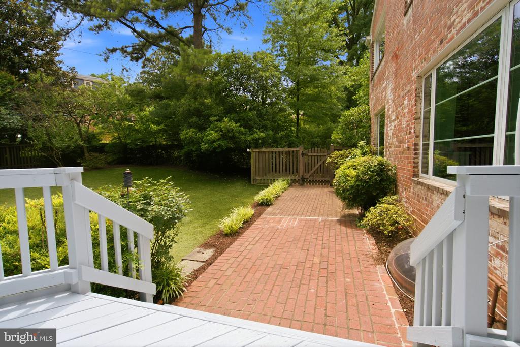 432 ARGYLE DRIVE