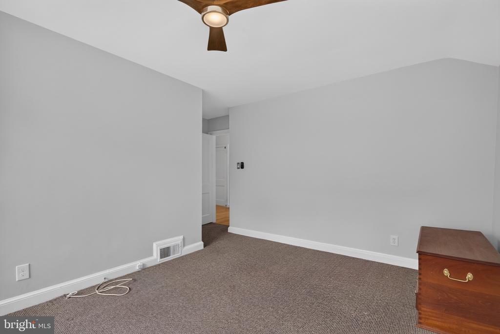 432 ARGYLE DRIVE