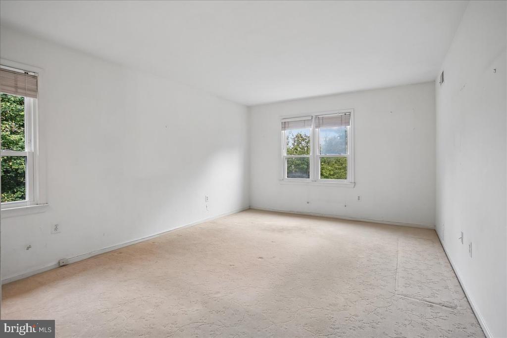 4001 W BRADDOCK ROAD