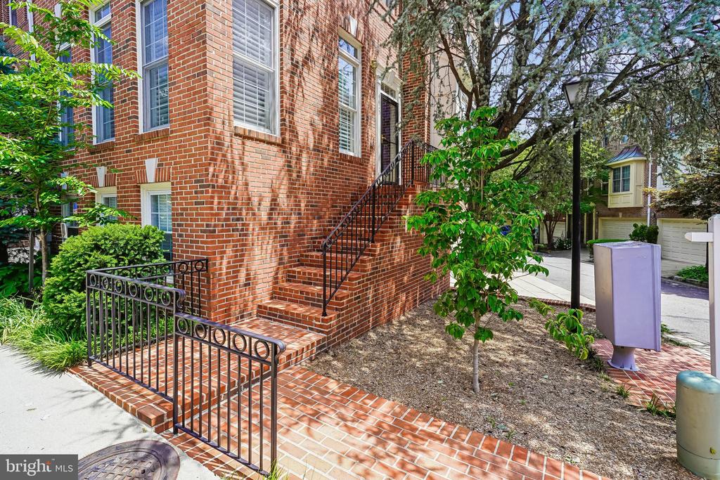 4625 KNIGHT PLACE