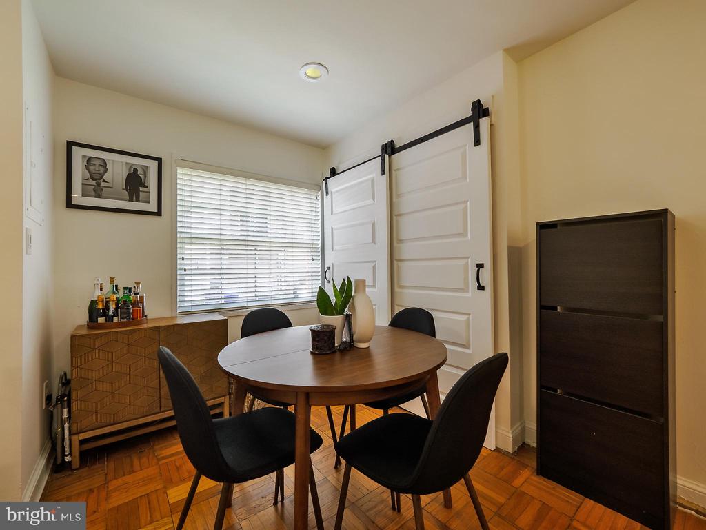 1608 W ABINGDON DRIVE Unit: 102