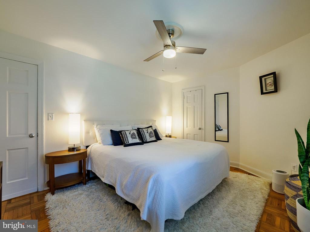 1608 W ABINGDON DRIVE Unit: 102