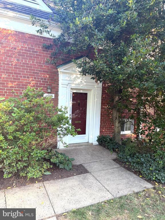 1608 MOUNT EAGLE PLACE