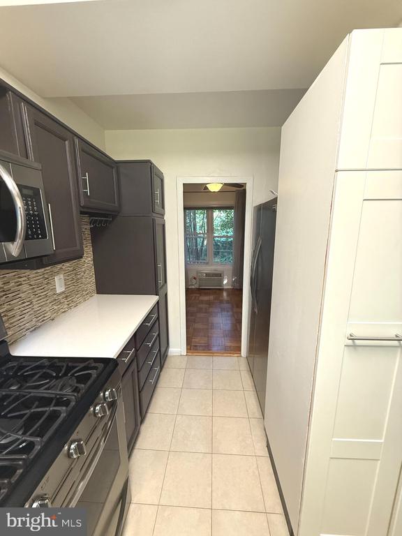 1608 MOUNT EAGLE PLACE