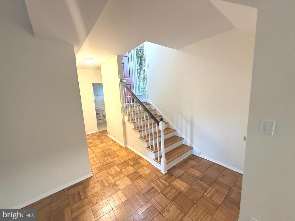1608 MOUNT EAGLE PLACE