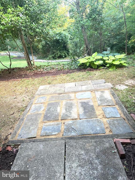 1608 MOUNT EAGLE PLACE