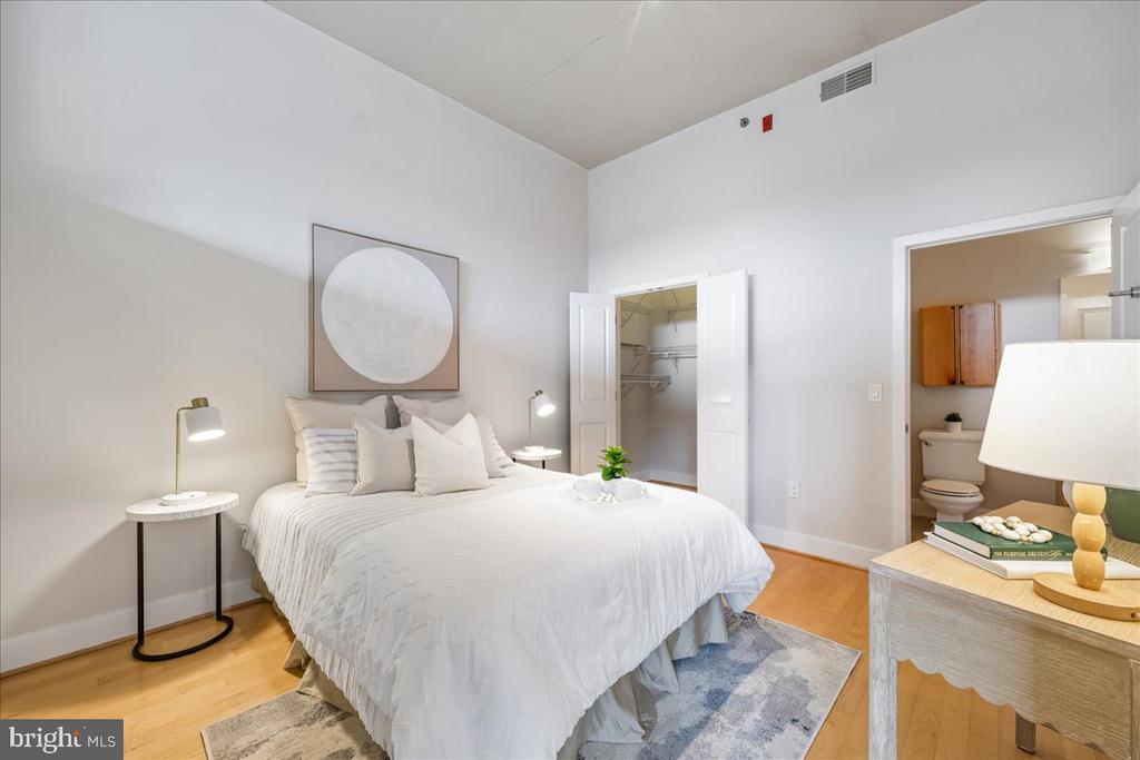 520 JOHN CARLYLE Unit: 429