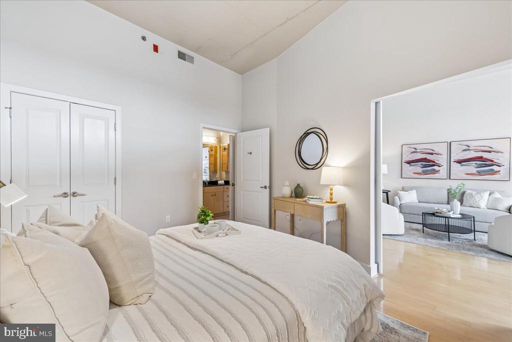 520 JOHN CARLYLE Unit: 429