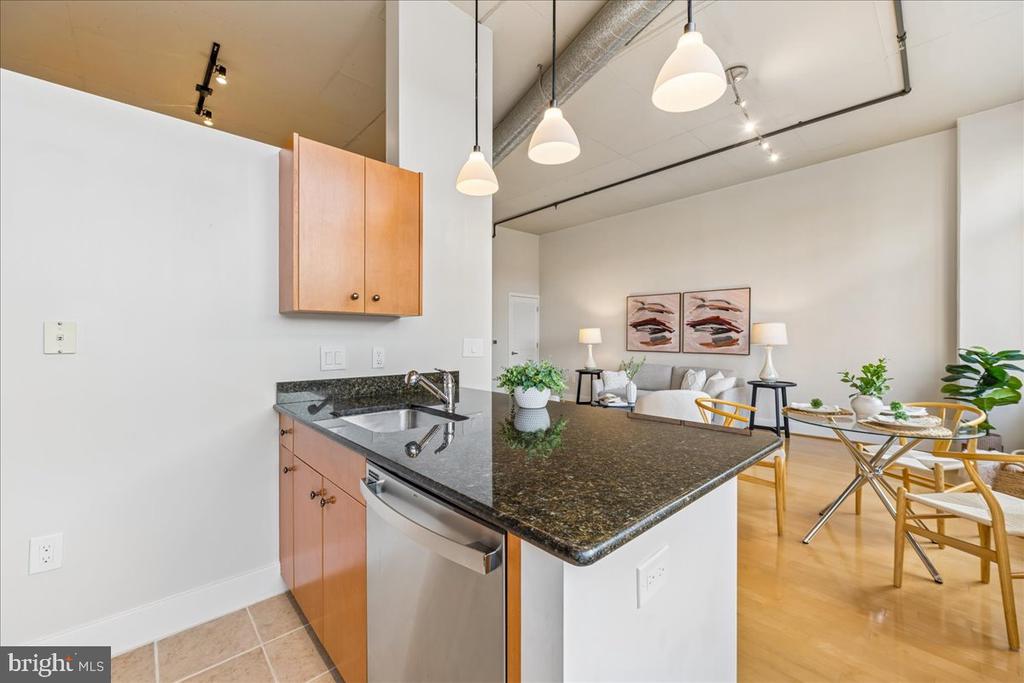 520 JOHN CARLYLE Unit: 429