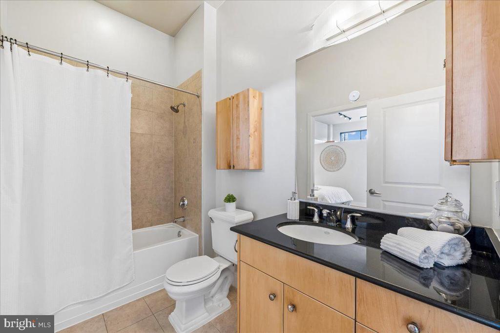 520 JOHN CARLYLE Unit: 429