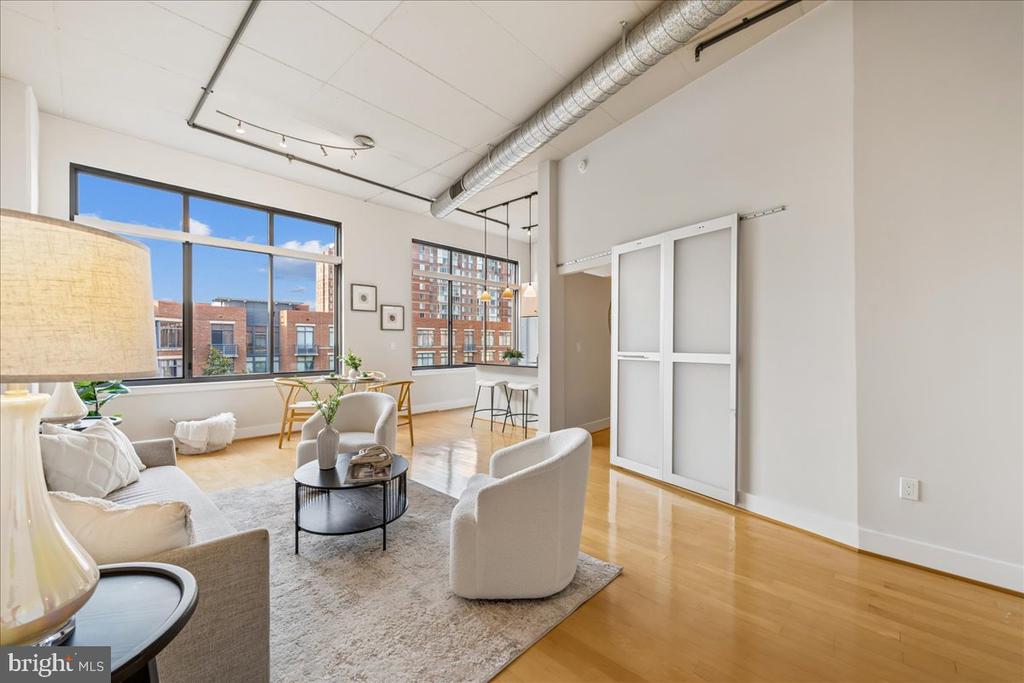 520 JOHN CARLYLE Unit: 429