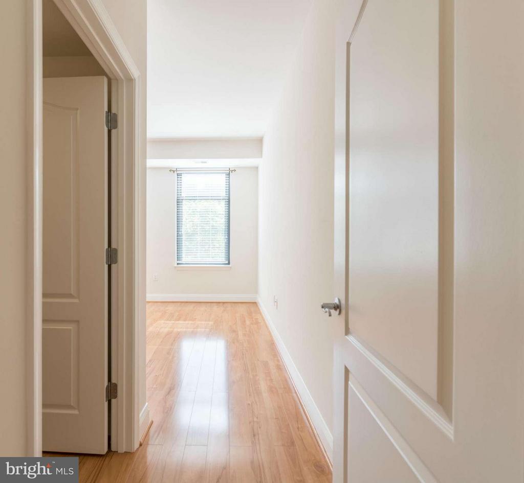 525 FAYETTE Unit: 420