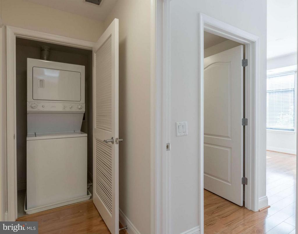525 FAYETTE Unit: 420