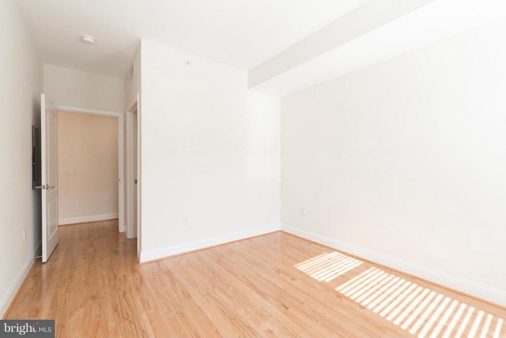 525 FAYETTE Unit: 420