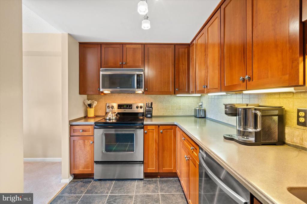 6300 STEVENSON AVENUE Unit: 1120