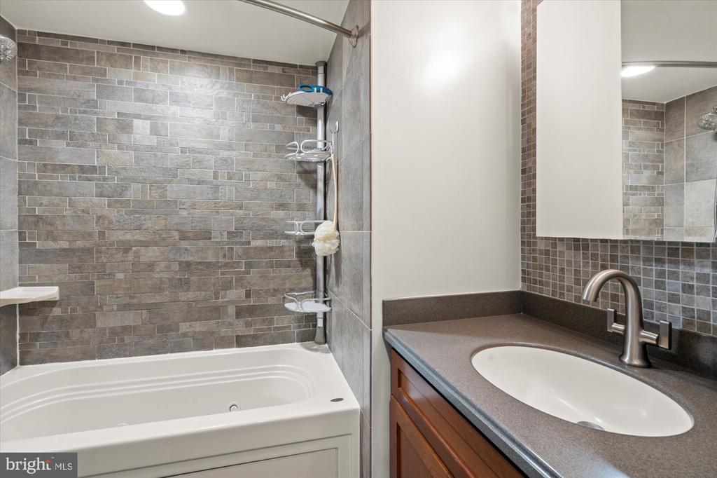 6300 STEVENSON AVENUE Unit: 1120