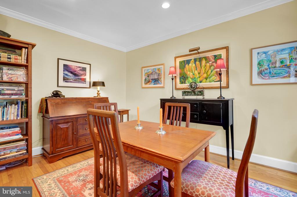 400 COMMONWEALTH AVENUE Unit: 304