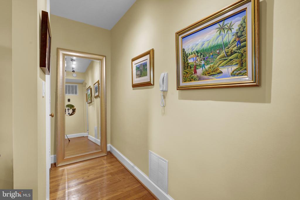 400 COMMONWEALTH AVENUE Unit: 304