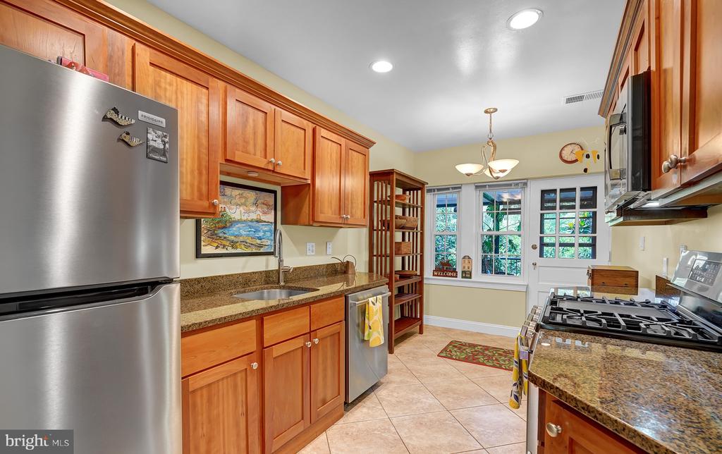 400 COMMONWEALTH AVENUE Unit: 304