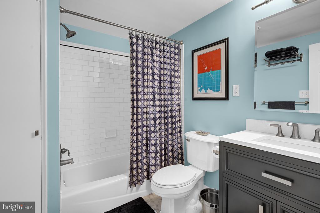 400 COMMONWEALTH AVENUE Unit: 304