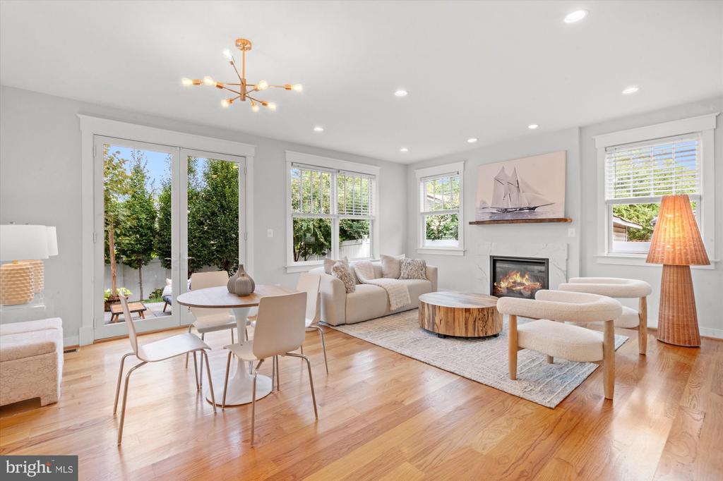 508 E CUSTIS AVENUE