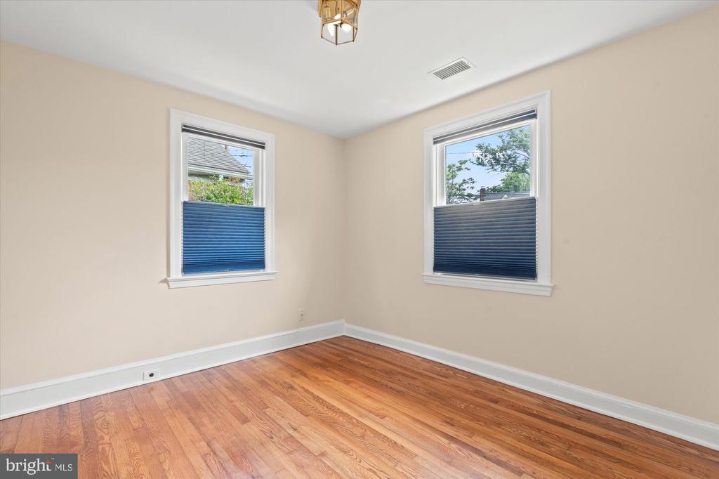 16 E BRADDOCK ROAD