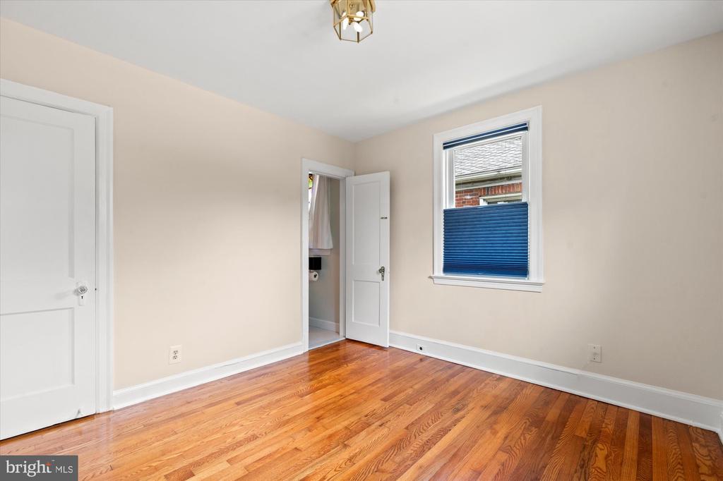 16 E BRADDOCK ROAD