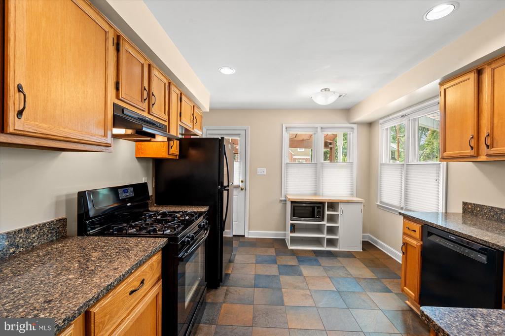 16 E BRADDOCK ROAD