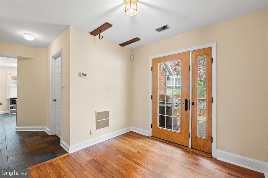 16 E BRADDOCK ROAD
