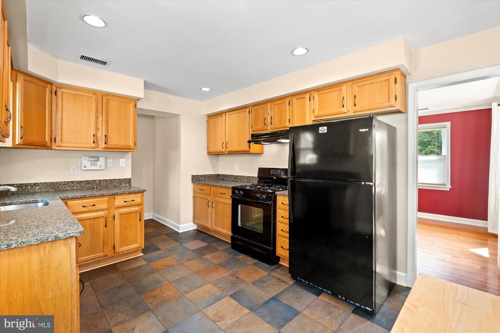 16 E BRADDOCK ROAD