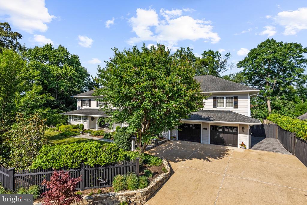 509 N QUAKER LANE